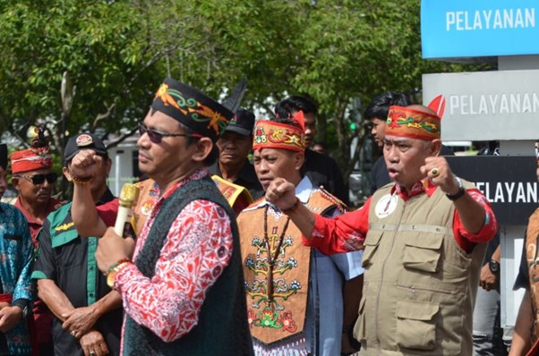 Menyelamatkan Tanah Kelahiran, Perang Melawan Hitamnya Jaringan