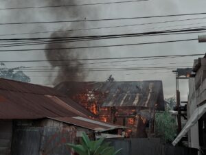 Api Menyala di Suka Bumi Barat, Damkar Kotim Berpacu dengan Waktu Selamatkan Permukiman