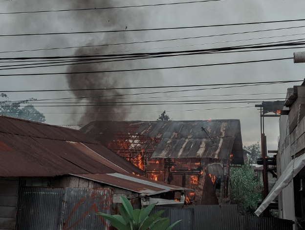 Api Menyala di Suka Bumi Barat, Damkar Kotim Berpacu dengan Waktu Selamatkan Permukiman