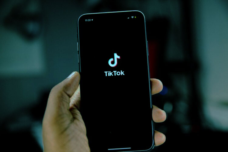 Gulir Tanpa Akhir TikTok dalam Sorotan Eropa