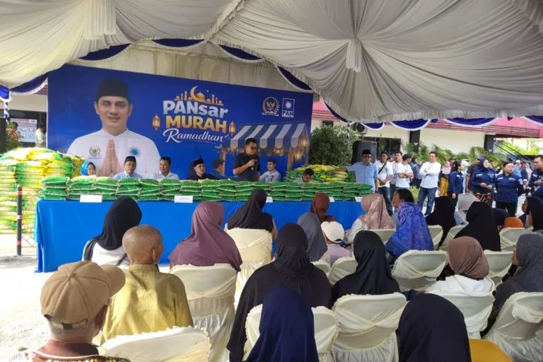Bagikan Lebih 1.000 Karung Beras SPHP Gratis, Anggota DPR RI Muhammad Syauqie Ajak Ribuan Masyarakat Buka Puasa Bersama