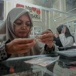 Harga Naik Gila-gilaan, Warga Sampit Tetap Borong Emas Jelang Lebaran