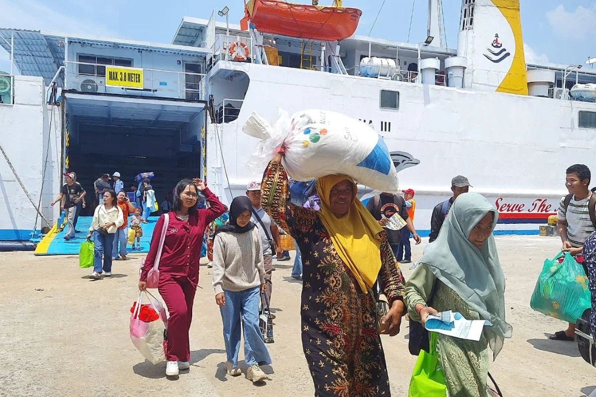 Keberangkatan Kapal Penumpang Masih Tinggi, Arus Balik Lebaran Diprediksi Lebih Panjang