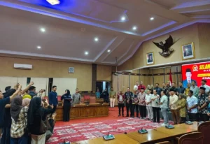 Reses Teras Narang Dibanjiri Curhat Desa Gelap, Jalan Rusak, hingga Sekolah Tanpa Guru