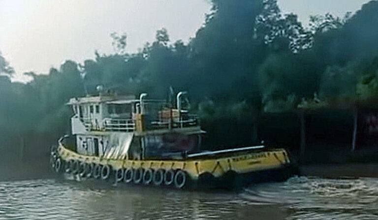 Tongkang Datang, Lanting Jadi Korban,  Cerita Lama yang Terus Berulang di Sungai Cempaga