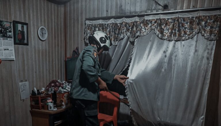 Benteng Terakhir Bobol, King Cobra Menembus Kamar Tidur Warga Baamang Tengah