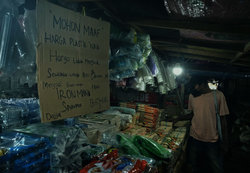 Dari Timur Tengah ke Lapak Sampit,Saat Plastik Menjelma Barang Mewah