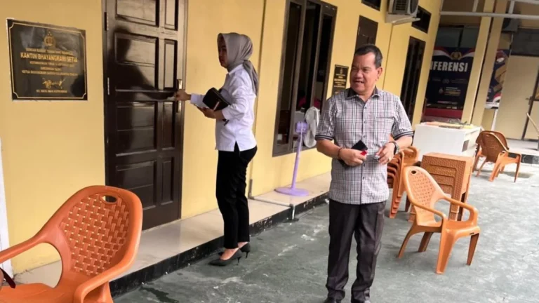 Undangannya Gratifikasi, Dibedah soal Administrasi: Wakil Ketua DPRD Kotim Dicecar Puluhan Pertanyaan