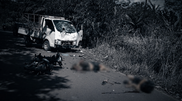 Darah di Gerbang Desa Kandan, Pengendara Motor Kritis Usai Adu Banteng dengan Pikap, Sopir Tak Terlihat di TKP