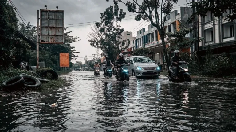 Wajah Bopeng Tata Kota: Menggugat Siklus Banjir Tahunan di Jantung Sampit