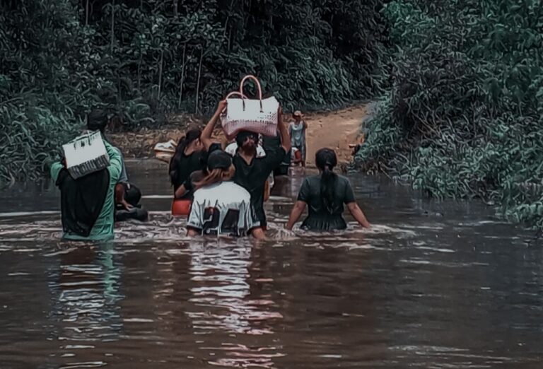 Hulu Belum Kering, Kota Sudah Tenggelam: Banjir Kotim Meluas hingga Jantung Sampit, Ratusan Rumah Terendam