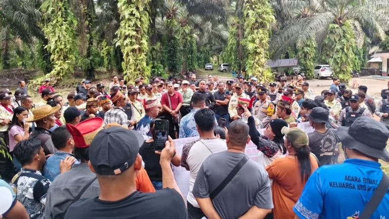 Adu Kuat di Mulut Portal: Imbas Vonis Kandas Konflik Lahan Agro Indomas di Sebabi