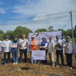 Wujud Sinergi BUMN Peduli Lingkungan, Pelni Sampit Berikan 60 Bibit Pohon untuk Pelindo Bagendang