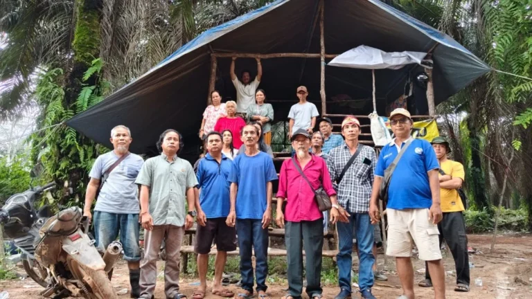 Delapan Bulan Pondok Perjuangan: Enam Petani Melawan Anak Usaha Sinar Mas dan Tudingan Putusan Palsu