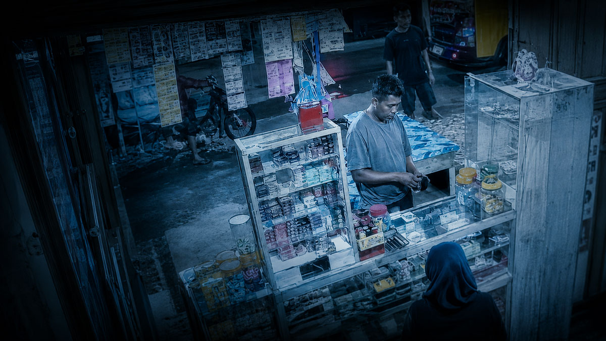 Mondar-mandir Sebelum Petaka, Rekaman CCTV Bongkar Detik-Detik Pemuda di Jalan Pramuka Diduga Sodorkan Kepala ke Roda Truk