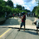 Jalur Trans Kalimantan Kasongan Sampit Putus Total Akibat Jembatan Box Culvert Kilometer Sepuluh Ambruk Menyisakan Lubang Menganga