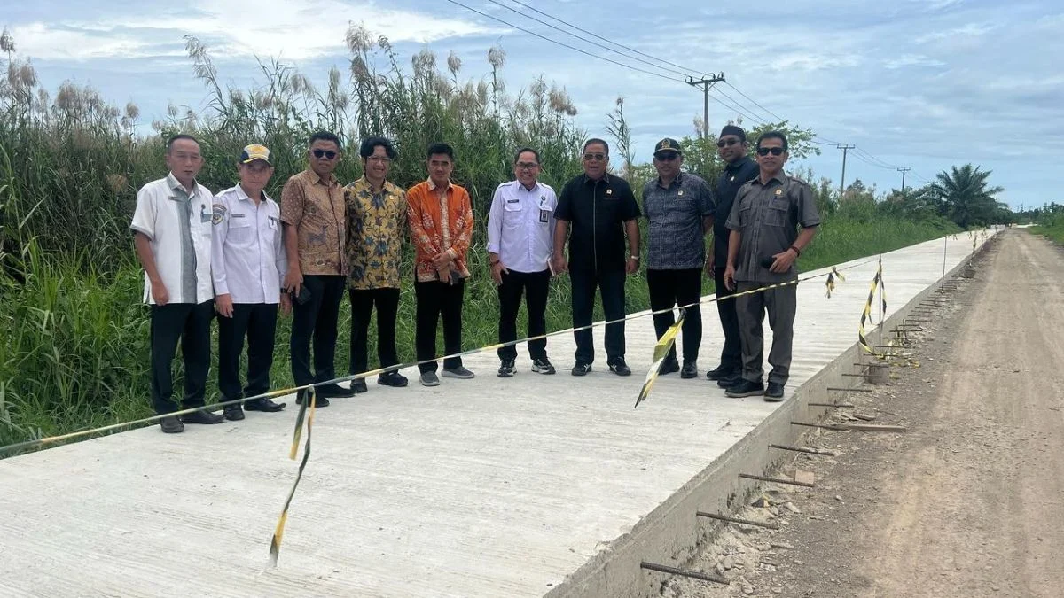 Jalan Rusak ke Pelabuhan Segintung Mulai Ditangani, DPRD Kalteng Kawal Proyek Rp7,5 Miliar