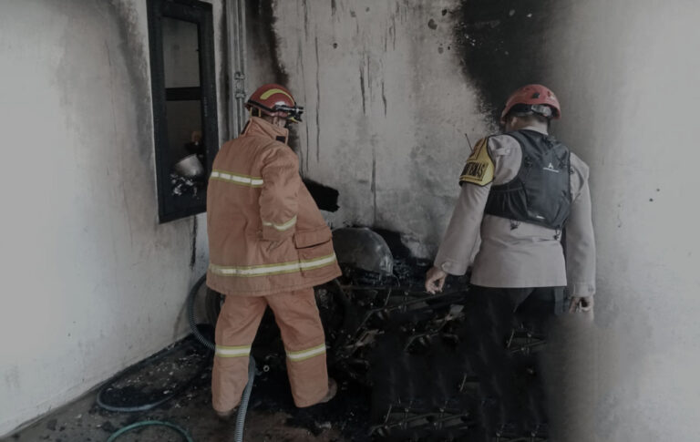 Sisa Bara Tungku Kayu Bakar Berujung Petaka: Tiga Rumah di Perumahan Panca Setia Luluh Lantak, Kerugian Tembus Rp 750 Juta