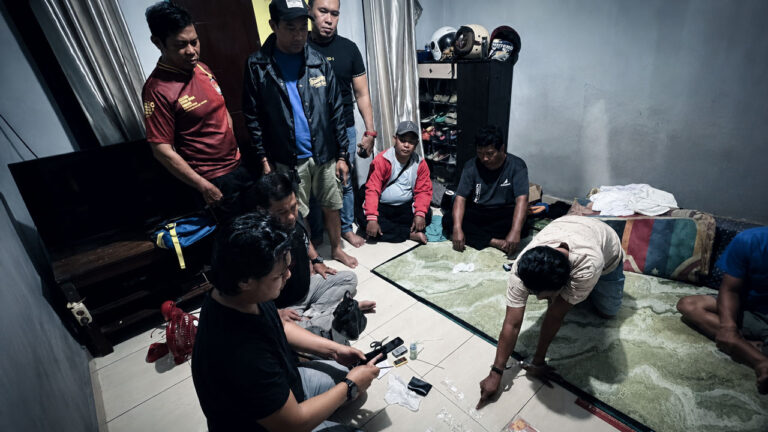 Operasi Malam Polsek Baamang Bongkar Peredaran Sabu: Pria 28 Tahun Diringkus Bersama 13 Paket Barang Haram