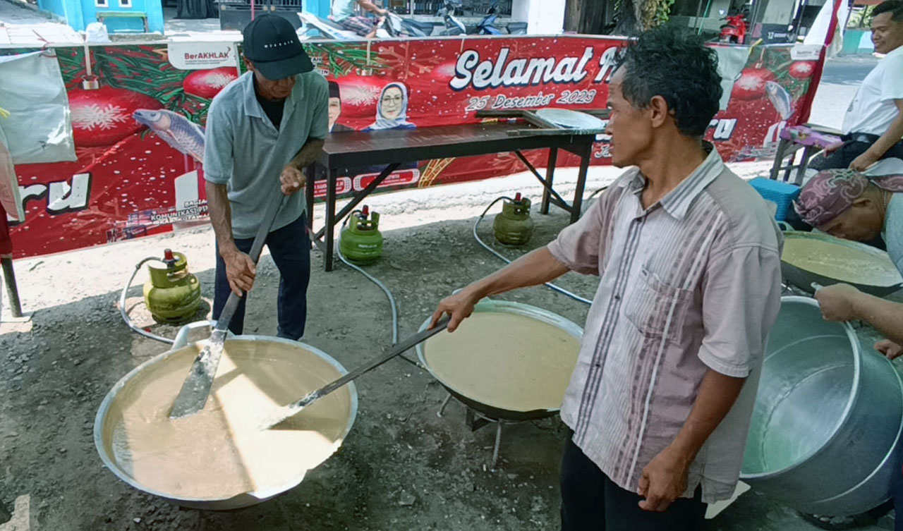 Bubur Baayak Tak Sekadar Manis, Ada Tradisi dan Sedekah di Baliknya
