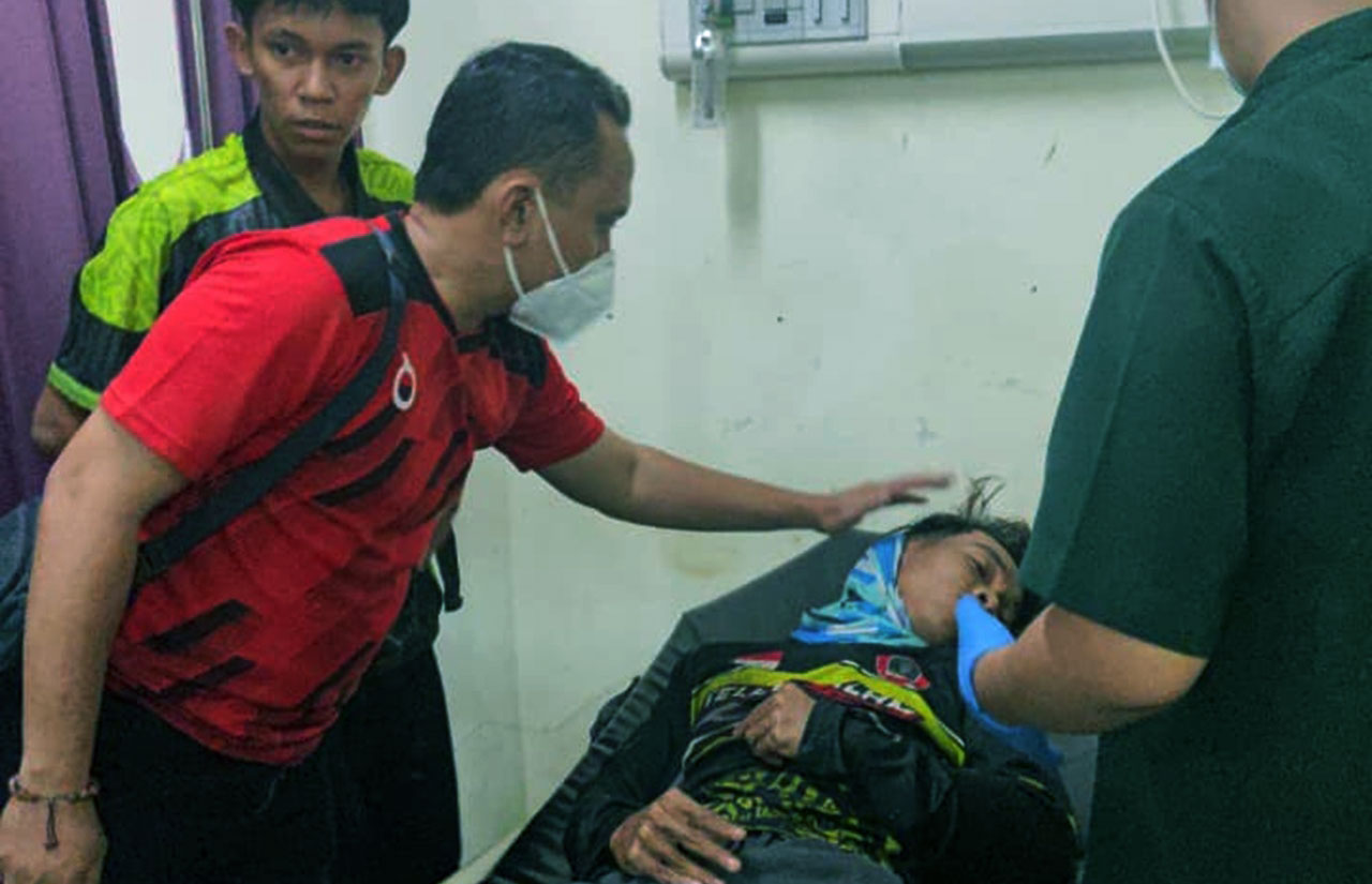 Dua Relawan Karhutla di Kotim Tumbang Dilarikan ke Rumah Sakit Akibat Tercekik Asap