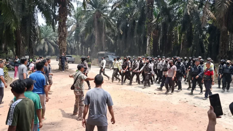 Taktik Dua Titik di Sebabi: Konsentrasi Warga Terpecah di Portal, Pondok Dibongkar