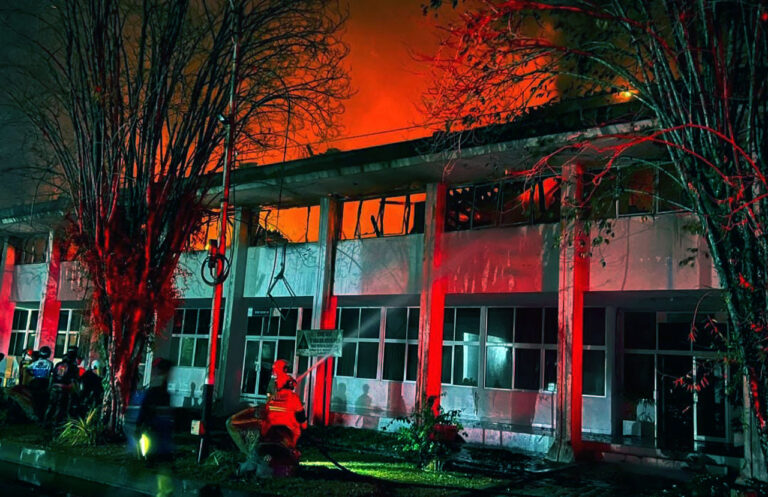 Gedung Kesra Kantor Gubernur Kalteng Amuk Api Saat Dini Hari, Berkas dan Arsip Ludes