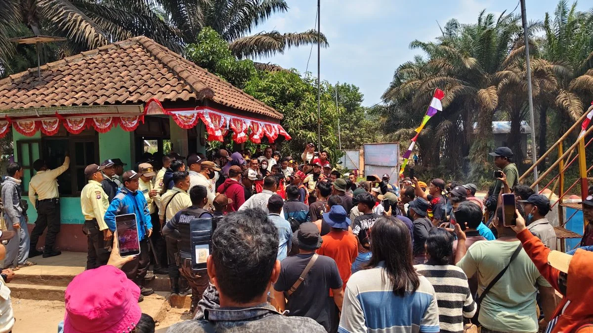 Benturan di Garis Sengketa: Massa Desak Sekuriti Agro Indomas Keluar, Perang Argumen Status Hukum