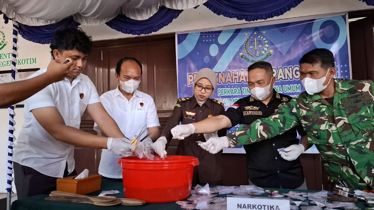 Dominasi Sabu hingga Alat Curat Sawit: Etalase Kejahatan Kotim di ”Mesin” Pemusnah Kejari