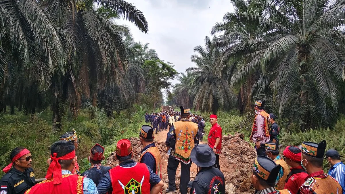 Pesan Darurat Adat untuk Gubernur Kalteng: PT BAP Sinar Mas Putus Jalan dan Hadang Majelis Basara Hai