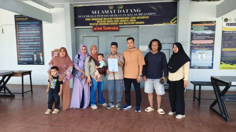 Bebas Usai 86 Hari Menghitung Hari di Sel, Rudi Hartono: ”Penjara Menyekolahkan Kami untuk Melawan”