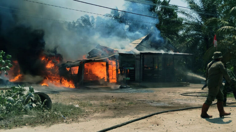 Api Tak Lagi Berhenti di Lahan, 8 Bangunan Terbakar di Kotim