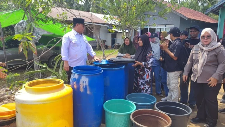 Dampak Intrusi Air Laut, Air PDAM di Wilayah Selatan Kotim Jadi Payau, Warga Terpaksa Beli Air Layak Konsumsi