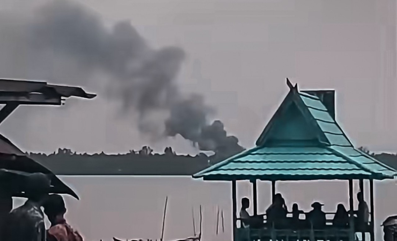 Dua Rumah Ludes Terbakar di Babaung, Akses Sungai Paksa Petugas Tempuh Jalur Air