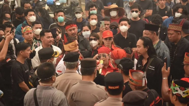 Udara Berbahaya Kalteng: KRKT Desak Bencana Nasional dan Transparansi Rp107 Miliar