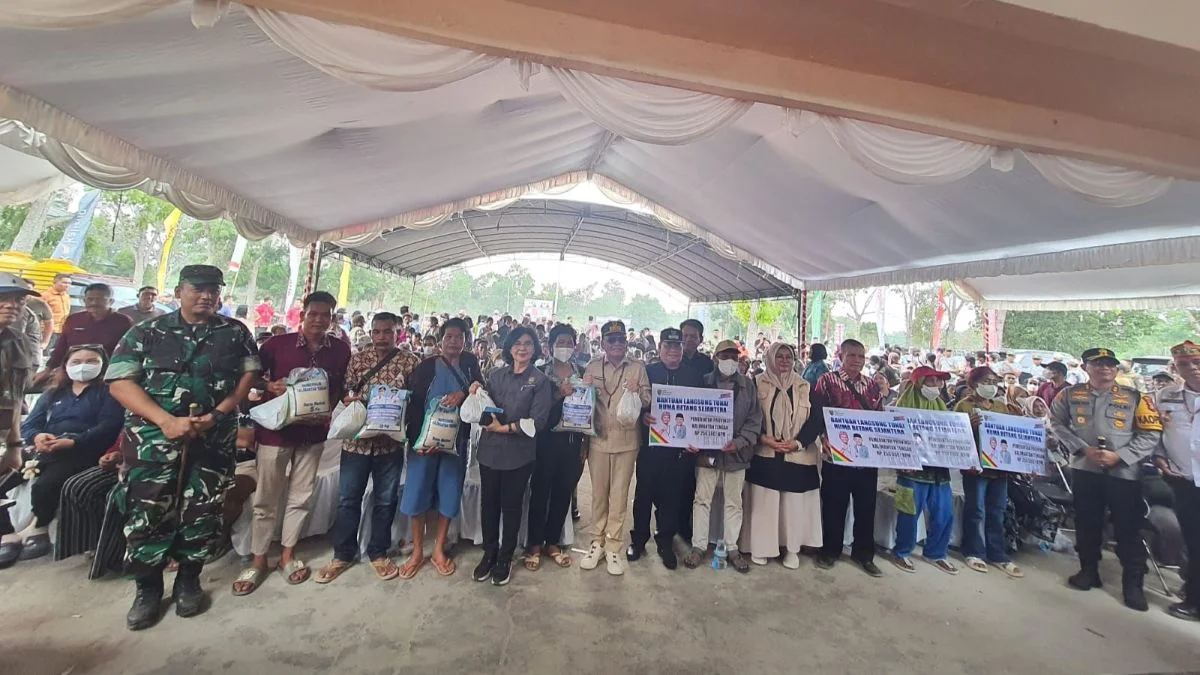 Di Balik Bantuan Gubernur Kalteng di Telawang: Jalan, Plasma, dan Tagihan untuk Investasi