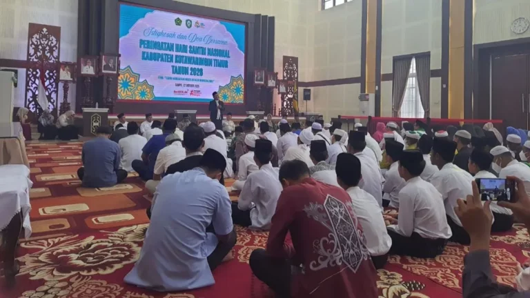 Peringatan Hari Santri Diselimuti Kabut Asap, Bupati Kotim Ajak Warga Memohon Hujan
