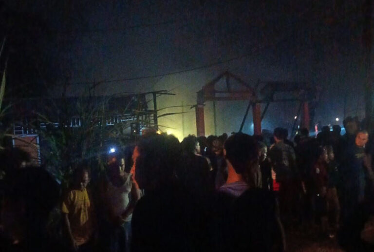 Empat Rumah Terbakar, Masjid Rusak, Warga Cempaga Kehilangan Tempat Pulang dan Beribadah