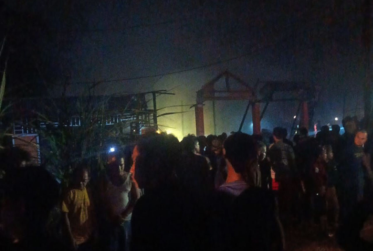 Empat Rumah Terbakar, Masjid Rusak, Warga Cempaga Kehilangan Tempat Pulang dan Beribadah